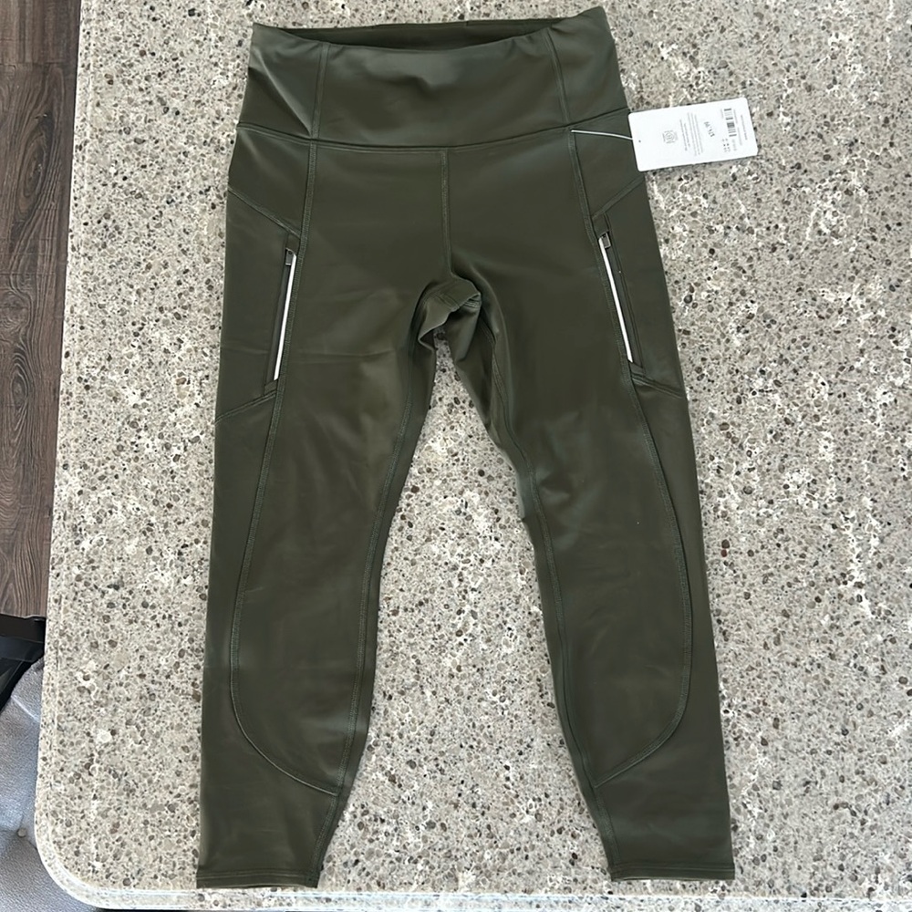 Athleta Rainier 7/8 Leggings, women’s size M/P, Aspen olive, NWT